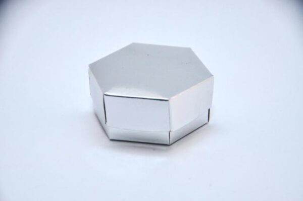 Caixa sextavada papel cartão brilho