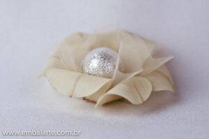 Flor cetim arame 6 pétalas