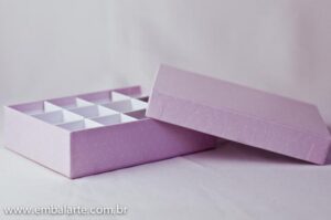 Caixa com divisórias