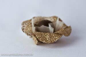 Flor tela brilho arame 6 pétalas