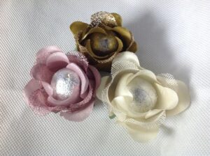 Flor botão cetim tela