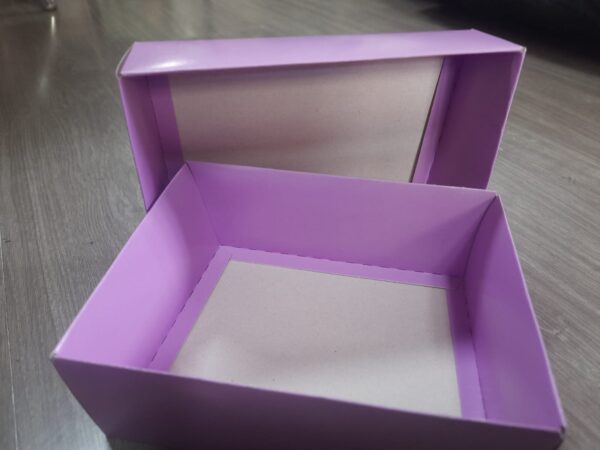 Caixa 16x12x06 papel cartão cor lateral dupla