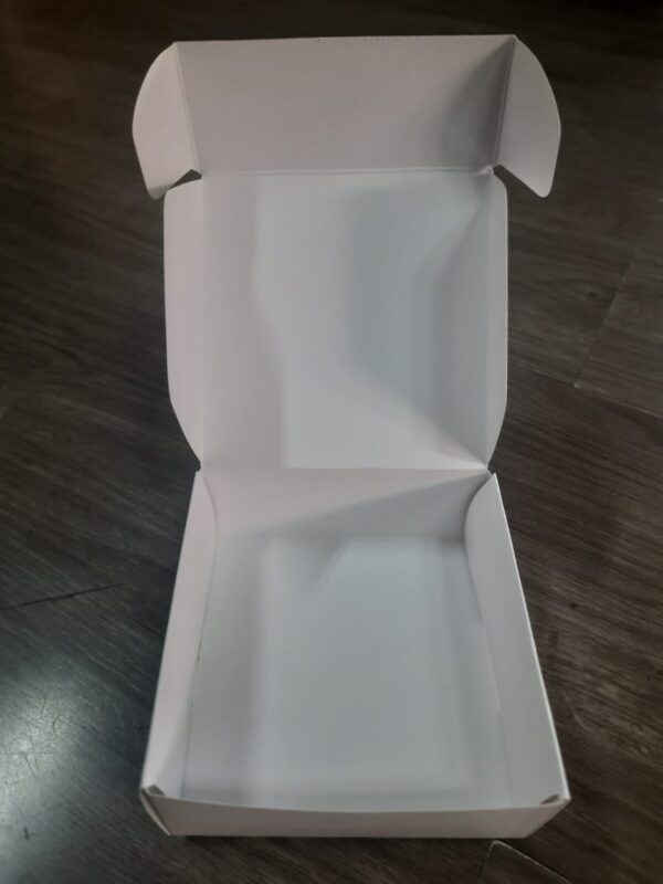 Caixa 10x10x04 branco/kraft lateral dupla