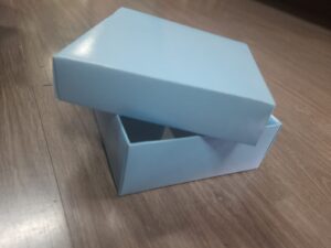 Caixa 10x10x04 cartão cor lateral dupla