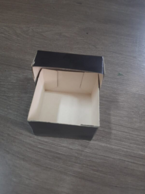 Caixa 05x05x03,5 papel cartão cor