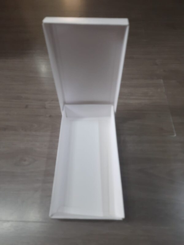 Caixa 23x12x05 papel branco/kraft lateral dupla