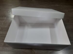 Caixa 27x20x10 papel cartão branco ou kraft lateral dupla