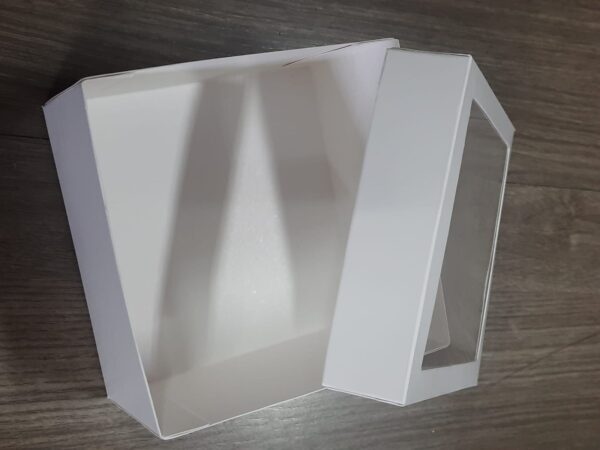 Caixa 10x10x06 papel branco ou kraft com visor